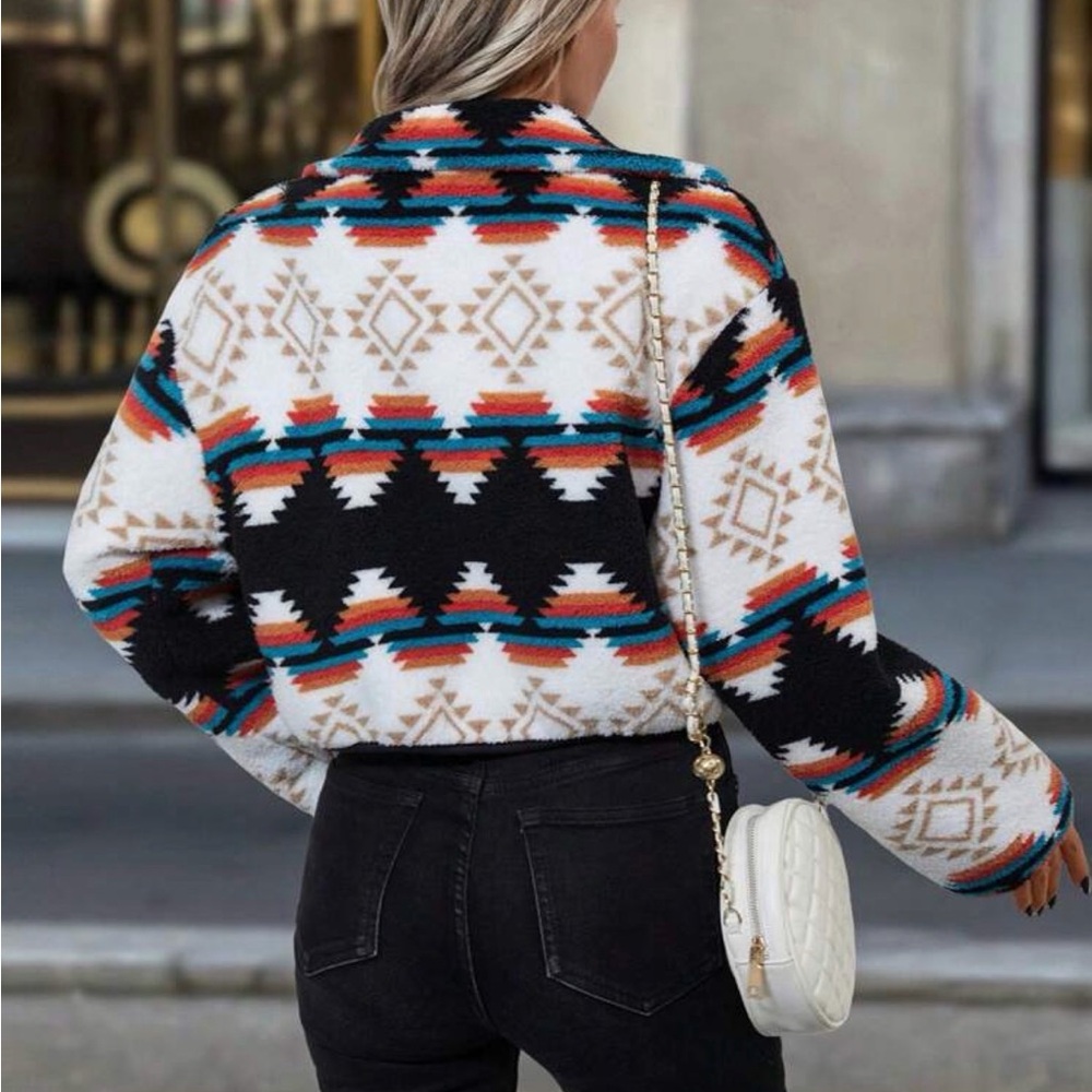 Geometric Patterned Fleece Jacket - Picture 4 of 10